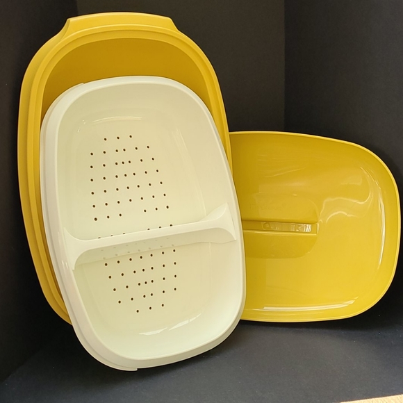 SOLD Vintage Tupperware Oval Covered Harvest Gold Steamer/Drain - Picture 3 of 3